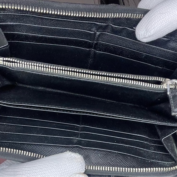 Prada Black Wallet with Yellow Arrow Design - Picture 4 of 8